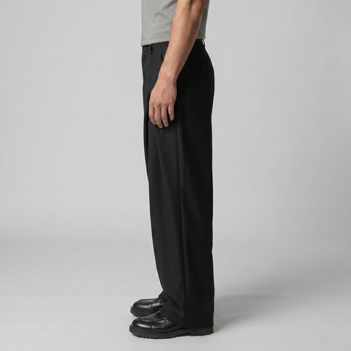 Men's Pleated Wide-Leg Tailored Trousers
